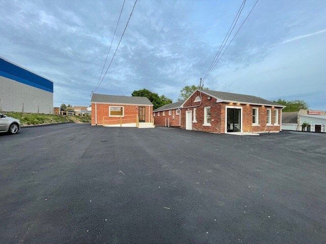 Primary Photo Of 322 Prospect Ave, Hartford Freestanding For Lease