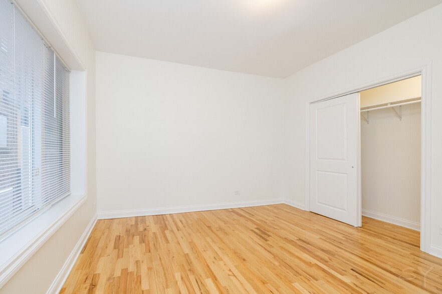 More Photos Of 6711 S Paxton Ave, Chicago Multifamily For Sale