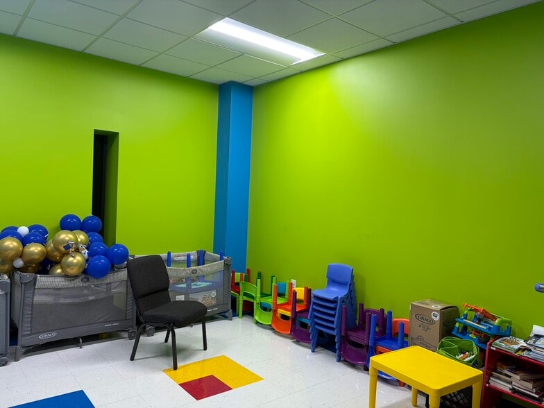 More Photos Of 12204 Sharpview Dr, Houston Religious Facility For Lease