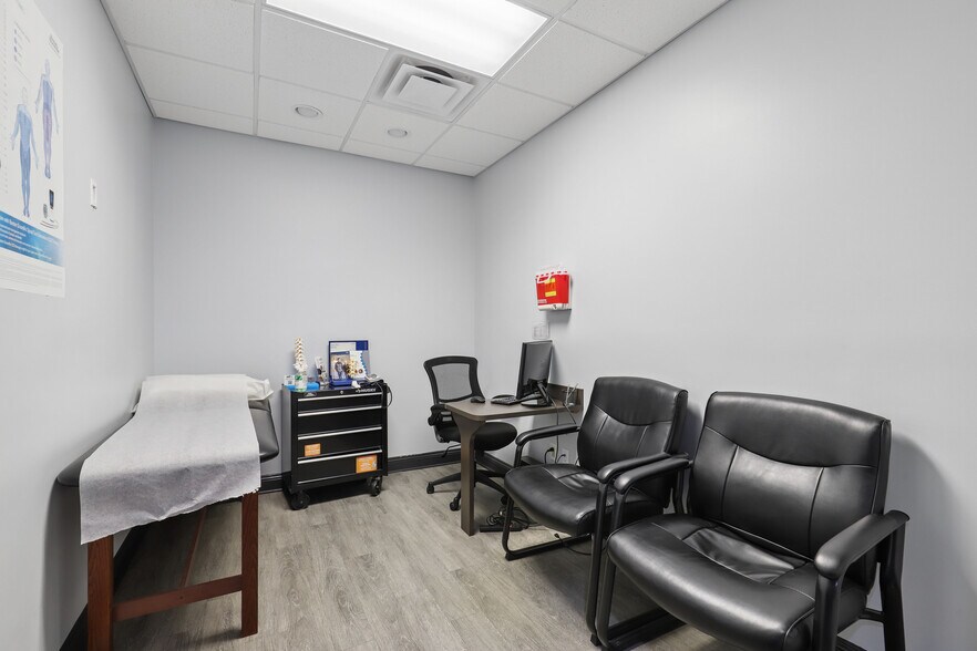 More Photos Of 859 Park Ave, Orange Park Medical For Sale