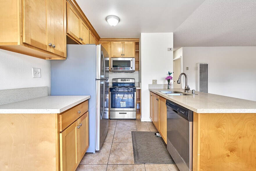 More Photos Of 1056 Dewey Ave, Los Angeles Apartments For Sale
