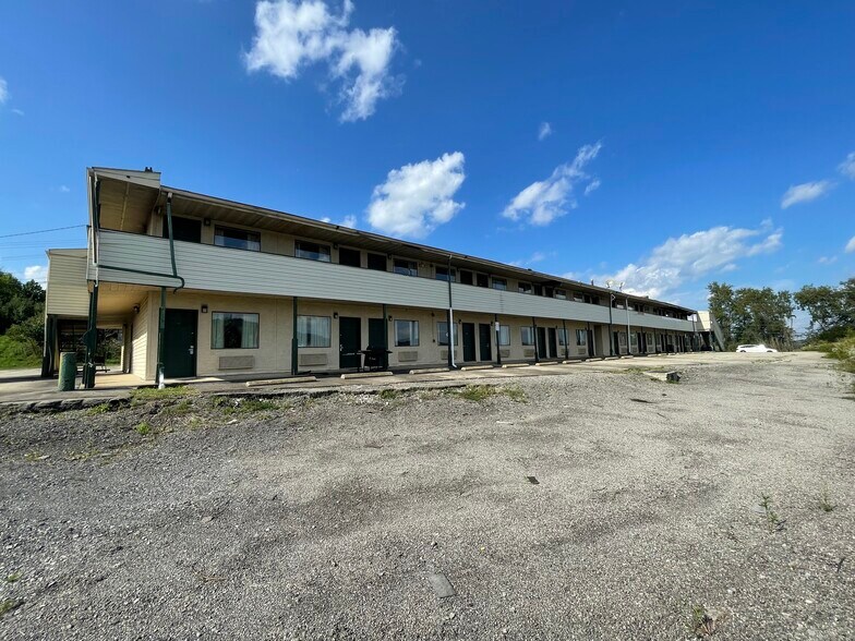 More Photos Of 126 Miller Ln, Waynesburg Hotel For Sale