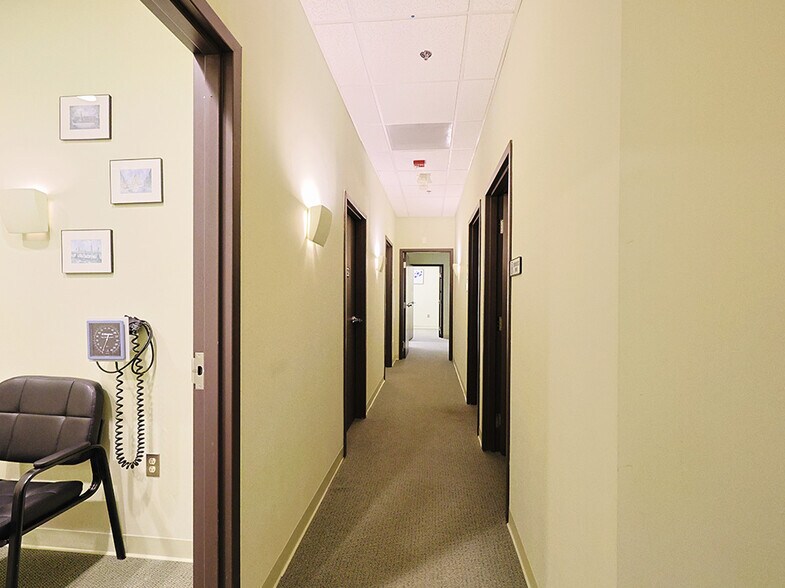 More Photos Of 600 Peter Jefferson Pky, Charlottesville Medical For Sale