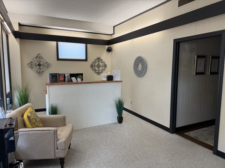 More Photos Of 93 Market Sq, Newington Office For Sale