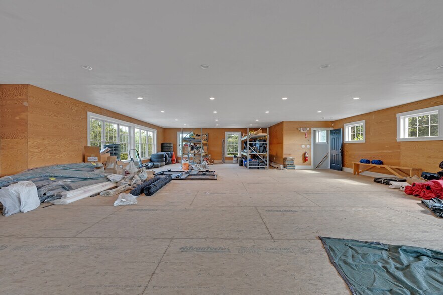 More Photos Of 4 Makepeace Rd, Westford Office Residential For Sale