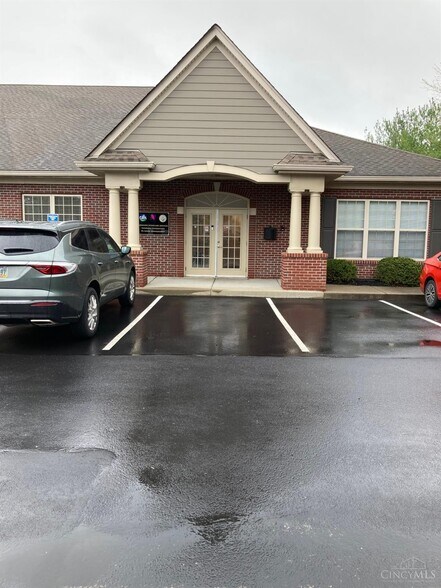 More Photos Of 8833 Chapel Square Dr, Cincinnati Medical For Sale