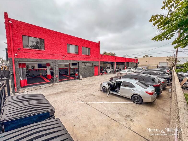 More Photos Of 7243 Woodley Ave, Van Nuys General Retail For Sale