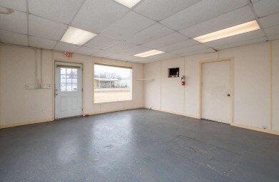 More Photos Of 204 Lindbergh Blvd, Starkville General Retail For Sale