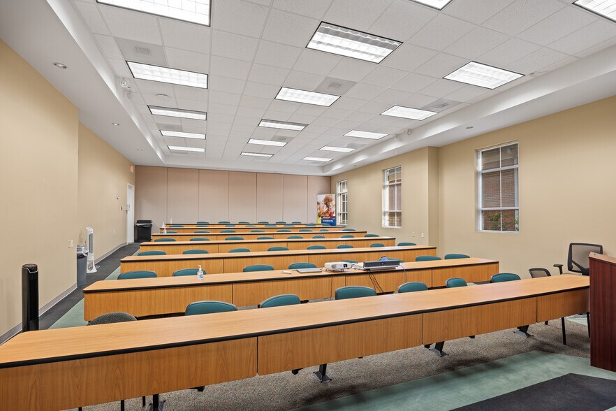 More Photos Of 160 Willbrook Blvd, Pawleys Island Office For Lease