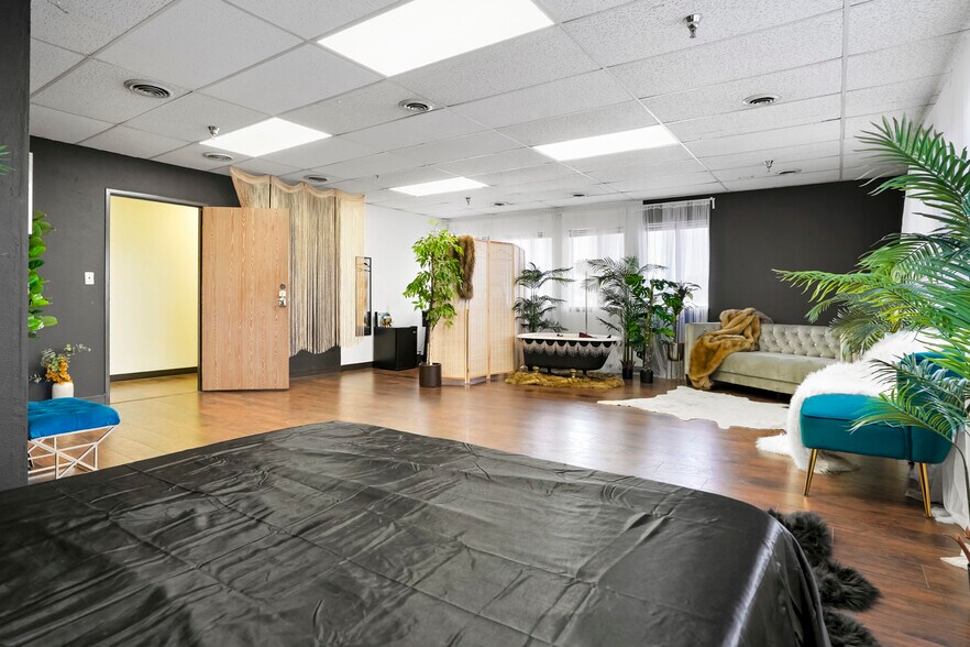 More Photos Of 5005 W 81st Pl, Westminster Office For Sale