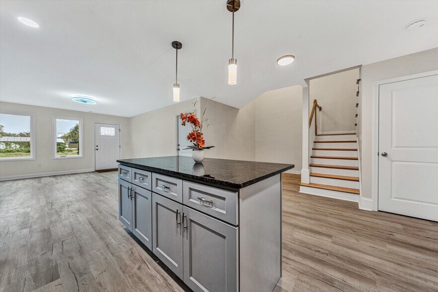 More Photos Of 130-140 W Calhoun St, Salem Apartments For Sale