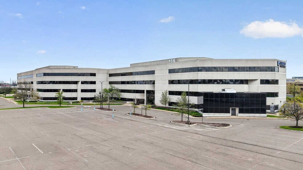 More Photos Of 1560 E Maple Rd, Troy Medical For Lease