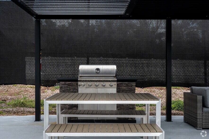 More Photos Of 1756 S Clyde Morris Blvd, Daytona Beach Apartments For Sale