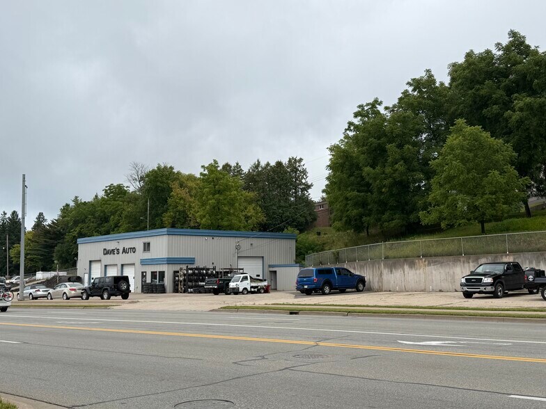 More Photos Of 1137 S Stephenson Ave, Iron Mountain Specialty For Sale