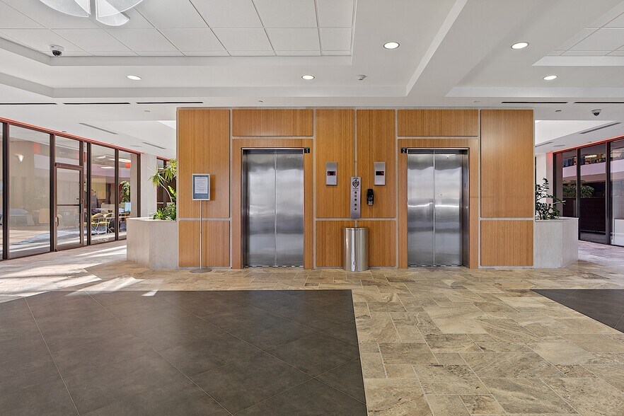 More Photos Of 980 N Federal Hwy, Boca Raton Office For Lease