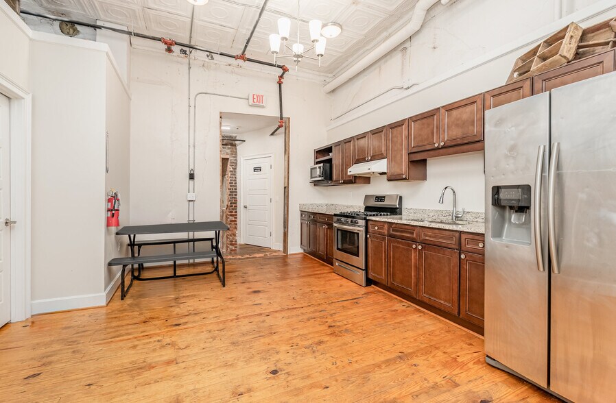 More Photos Of 101 W Main St, Union Dormitory For Sale