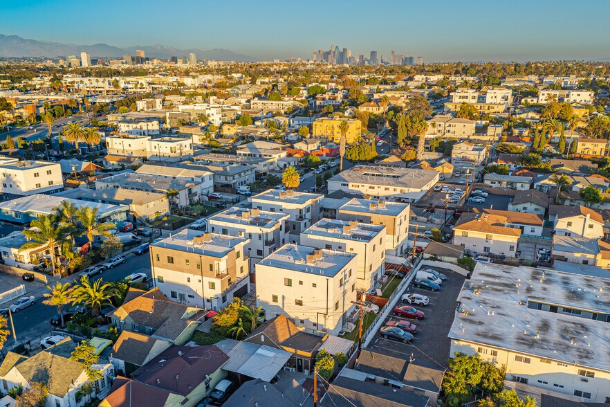 More Photos Of 4842 W 17th St, Los Angeles Apartments For Sale