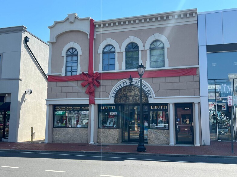 More Photos Of 334 New York Ave, Huntington Storefront Retail Residential For Sale