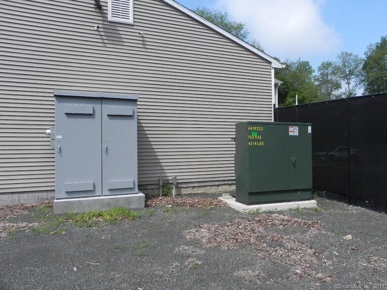 More Photos Of 8 Route 80, Killingworth Warehouse For Lease