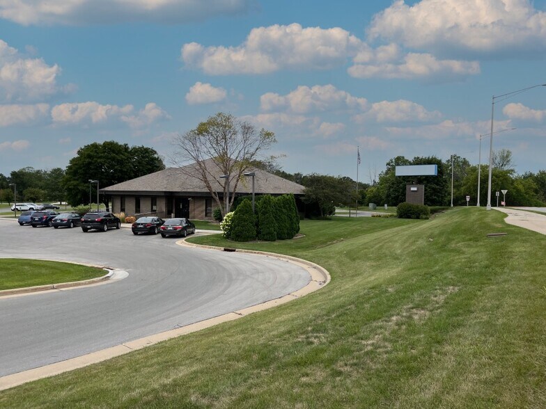 Primary Photo Of 2646 Noel Dr, Bellevue Storefront Retail Office For Lease