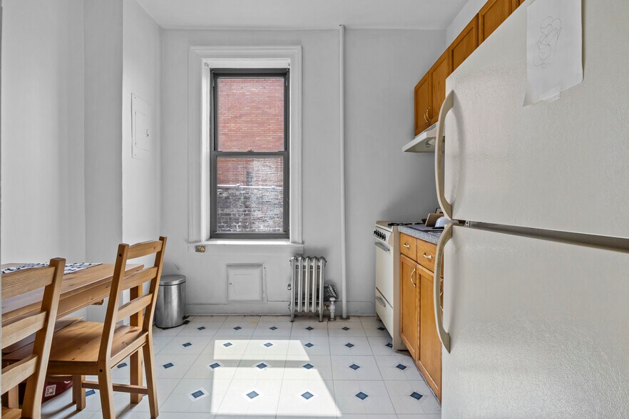 More Photos Of 714 56th St, Brooklyn Apartments For Sale