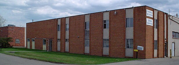 More Photos Of 24326-24330 Sherwood, Center Line Warehouse For Lease