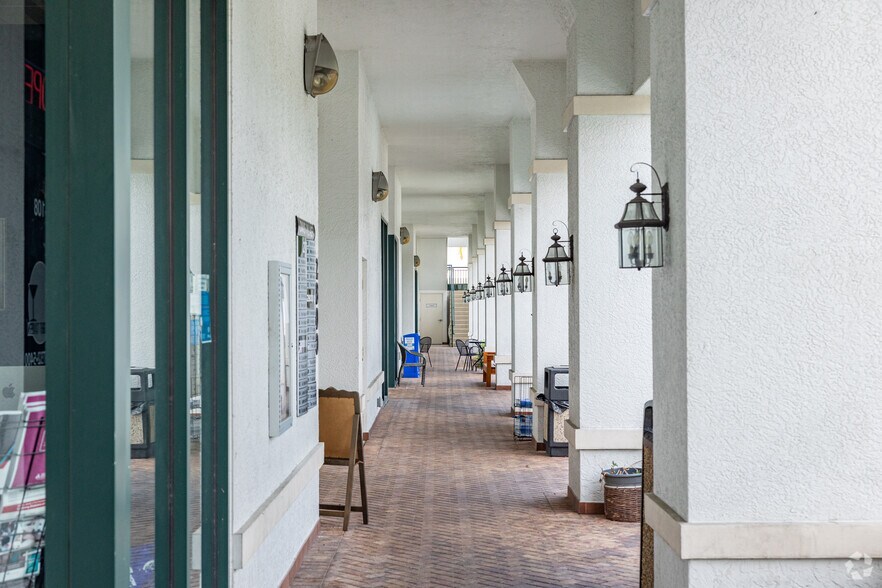 More Photos Of 2800 Davis Blvd, Naples Office For Lease