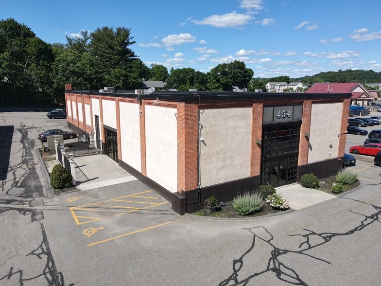 More Photos Of 454 Grove St, Worcester Office For Lease
