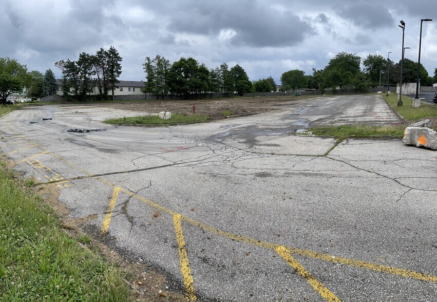 More Photos Of 2365 E Dublin Granville Rd, Columbus Land For Lease