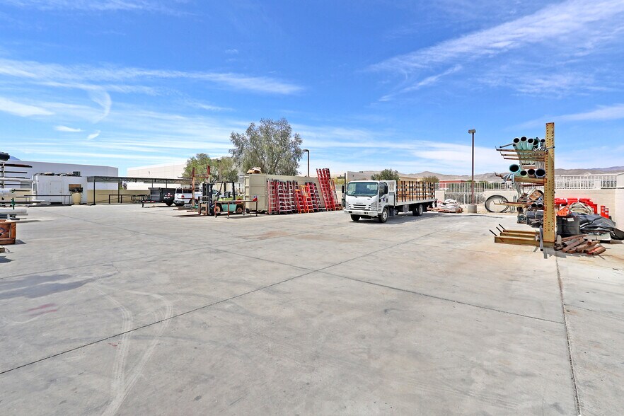 More Photos Of 31065 Plantation Dr, Thousand Palms Warehouse For Sale