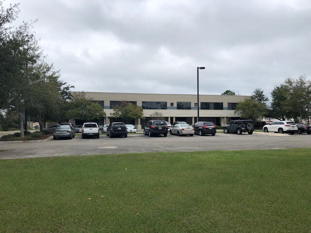 More Photos Of 130 N Gross Rd, Kingsland Medical For Sale