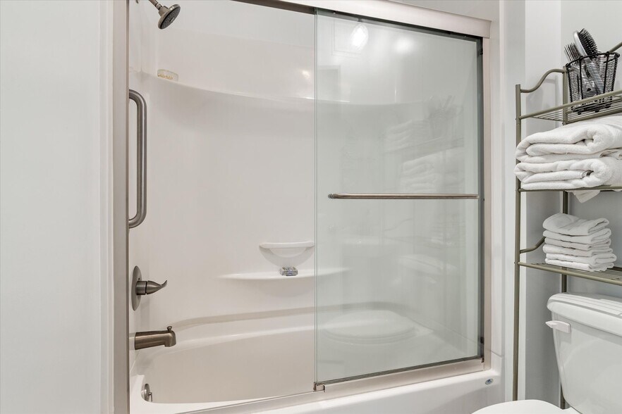 More Photos Of 252 David Bruce Ave, Charlotte Court House Hospitality For Sale