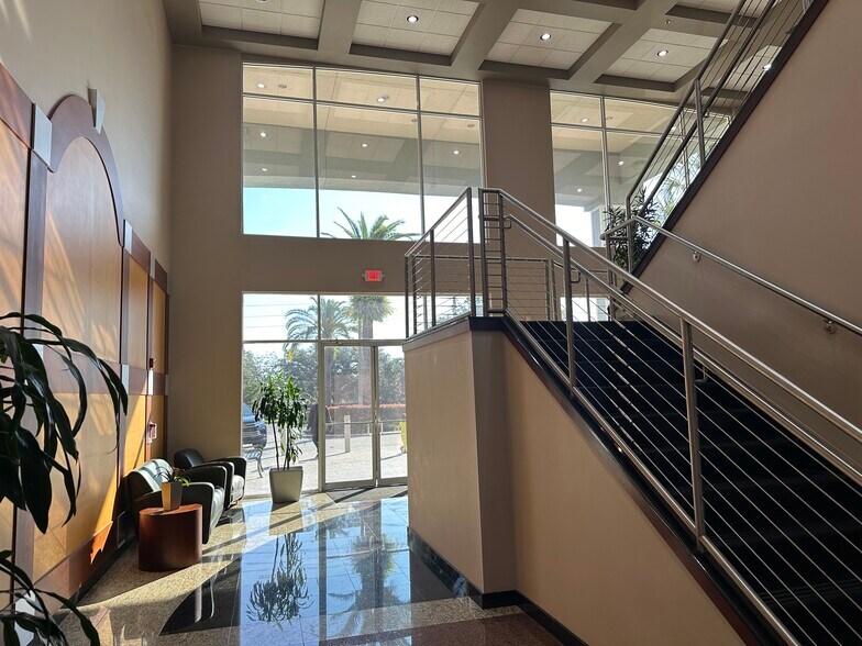 More Photos Of 6000 Turkey Lake Rd, Orlando Medical For Lease