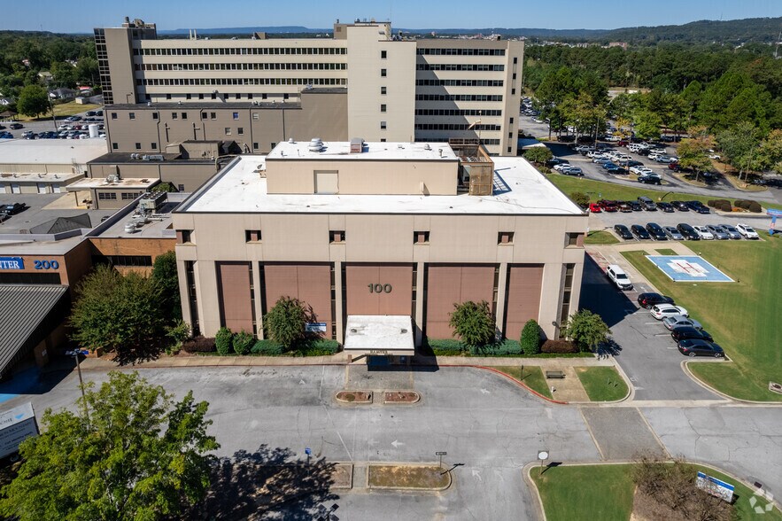 More Photos Of 100 Gaines Ave, Gadsden Medical For Lease