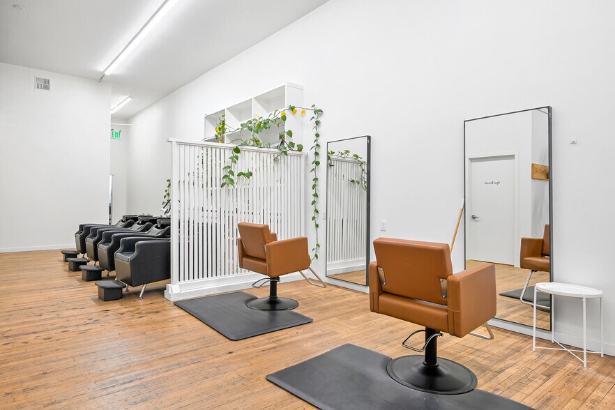 More Photos Of 412 Front St, Lynden Storefront Retail Residential For Sale