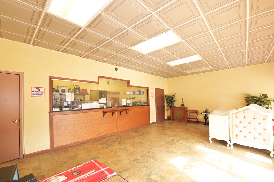 More Photos Of 24-26 W Merrick Rd, Freeport Storefront For Sale