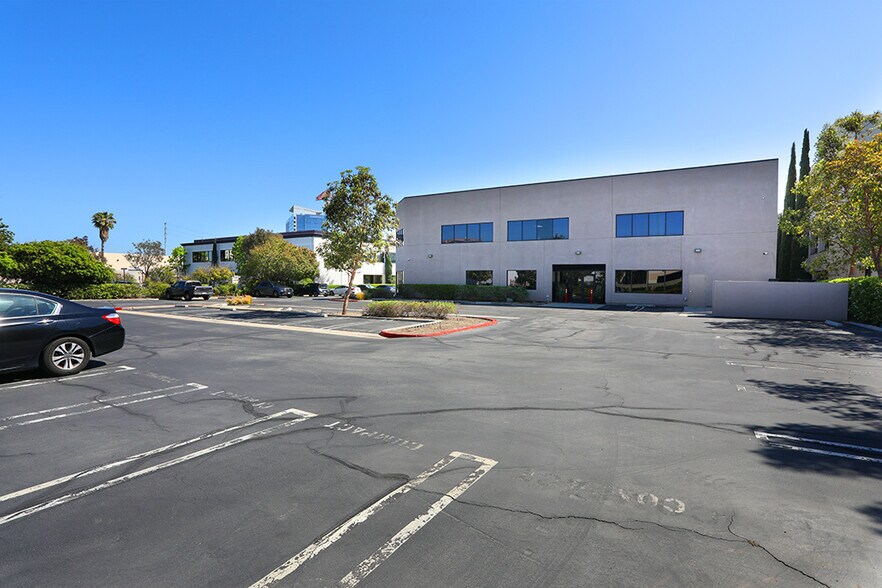 More Photos Of 2569 McCabe Way, Irvine Office For Lease