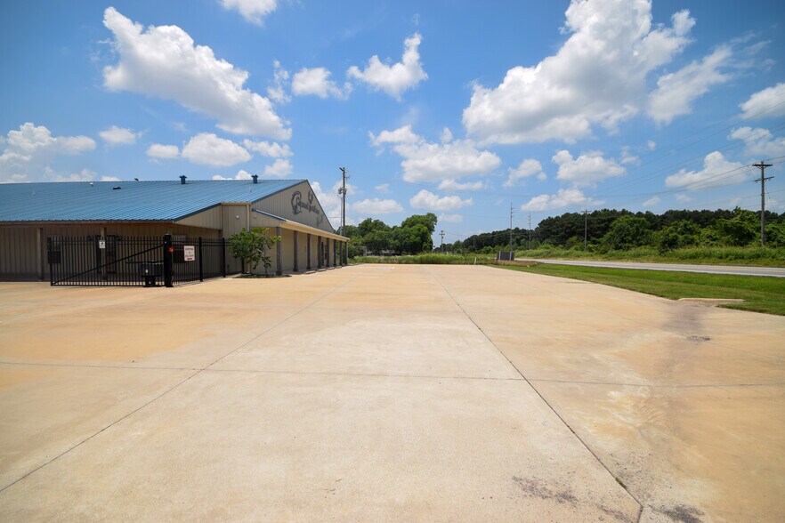 More Photos Of 10024 Highway 165, North Little Rock Light Manufacturing For Sale