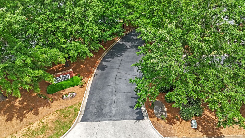 More Photos Of 555 Sun Valley Dr, Roswell Medical For Lease