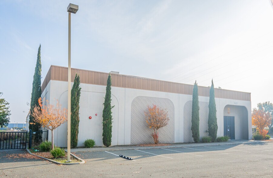 More Photos Of 440 Watt Dr, Fairfield Warehouse For Sale