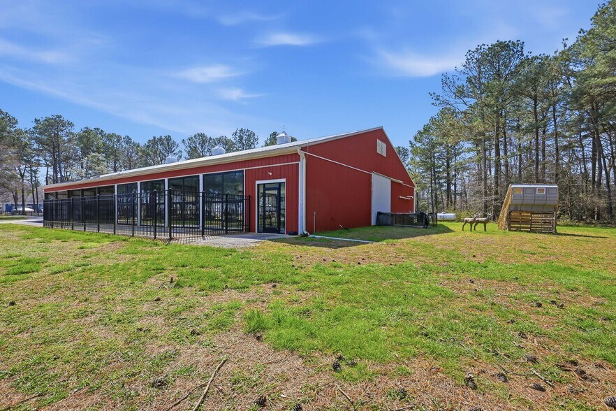 More Photos Of 89 Hunting Quarter Rd, Greenwood Trailer Camper Park For Sale