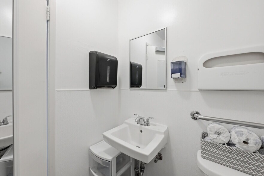 More Photos Of 746 N Mountain Ave, Ontario Freestanding For Lease