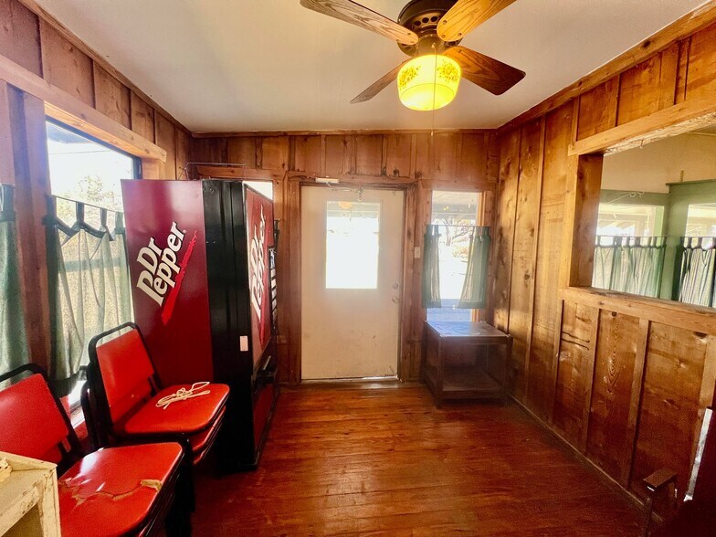 More Photos Of 309 FM 480, Center Point Fast Food For Sale