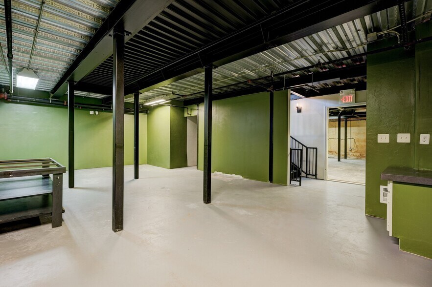 More Photos Of 350 NE 150th St, Edmond General Retail For Sale