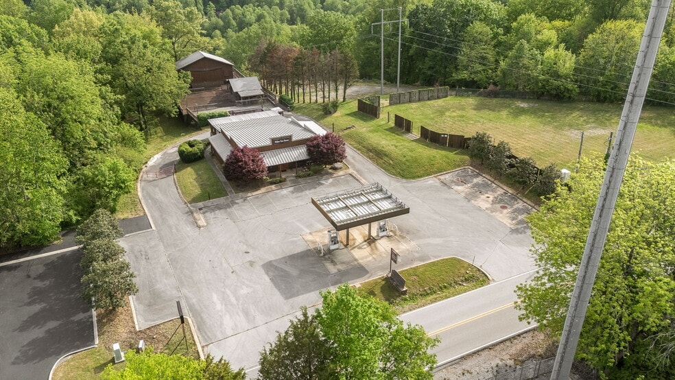 More Photos Of 7080 Dale Ridge Rd, Lancaster Convenience Store For Sale