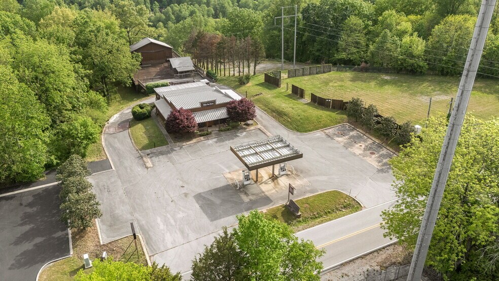 More Photos Of 7080 Dale Ridge Rd, Lancaster Convenience Store For Sale