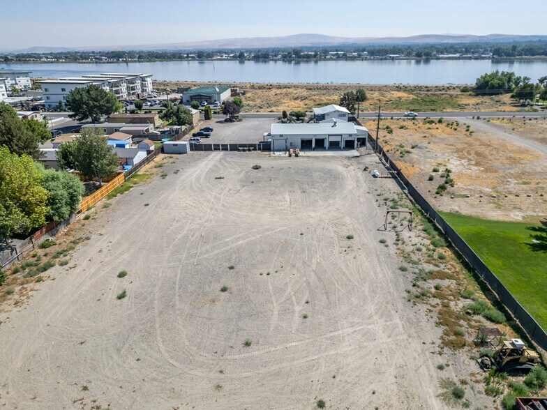 More Photos Of 2331 W A St, Pasco Distribution For Lease