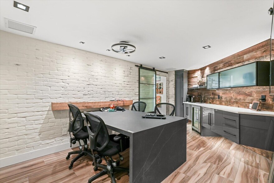 More Photos Of 141 Parliament Loop, Lake Mary Office For Sale