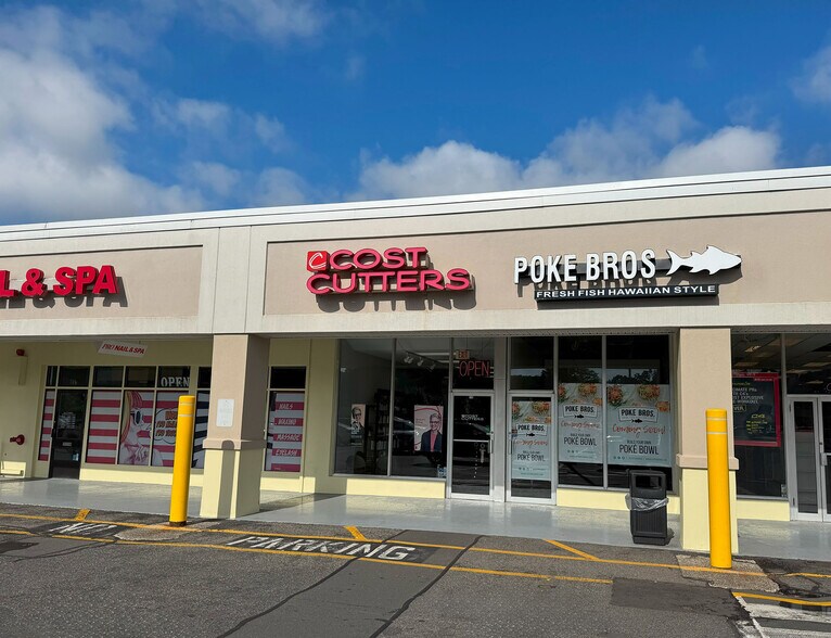 More Photos Of 700-800 Queen St, Southington Unknown For Lease