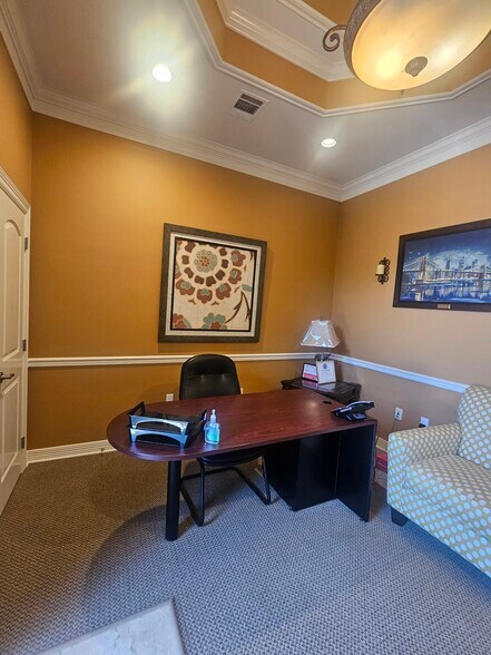 More Photos Of 7607 Fern Ave, Shreveport Office For Lease
